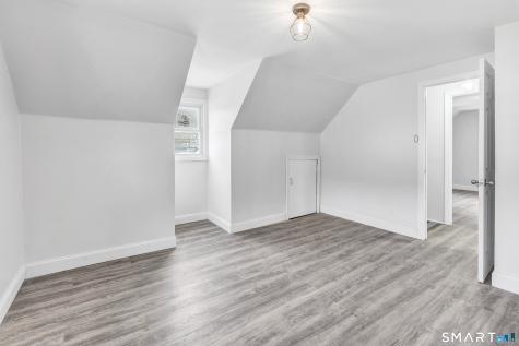 8 River Road East Haven CT 06512