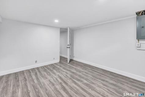 8 River Road East Haven CT 06512