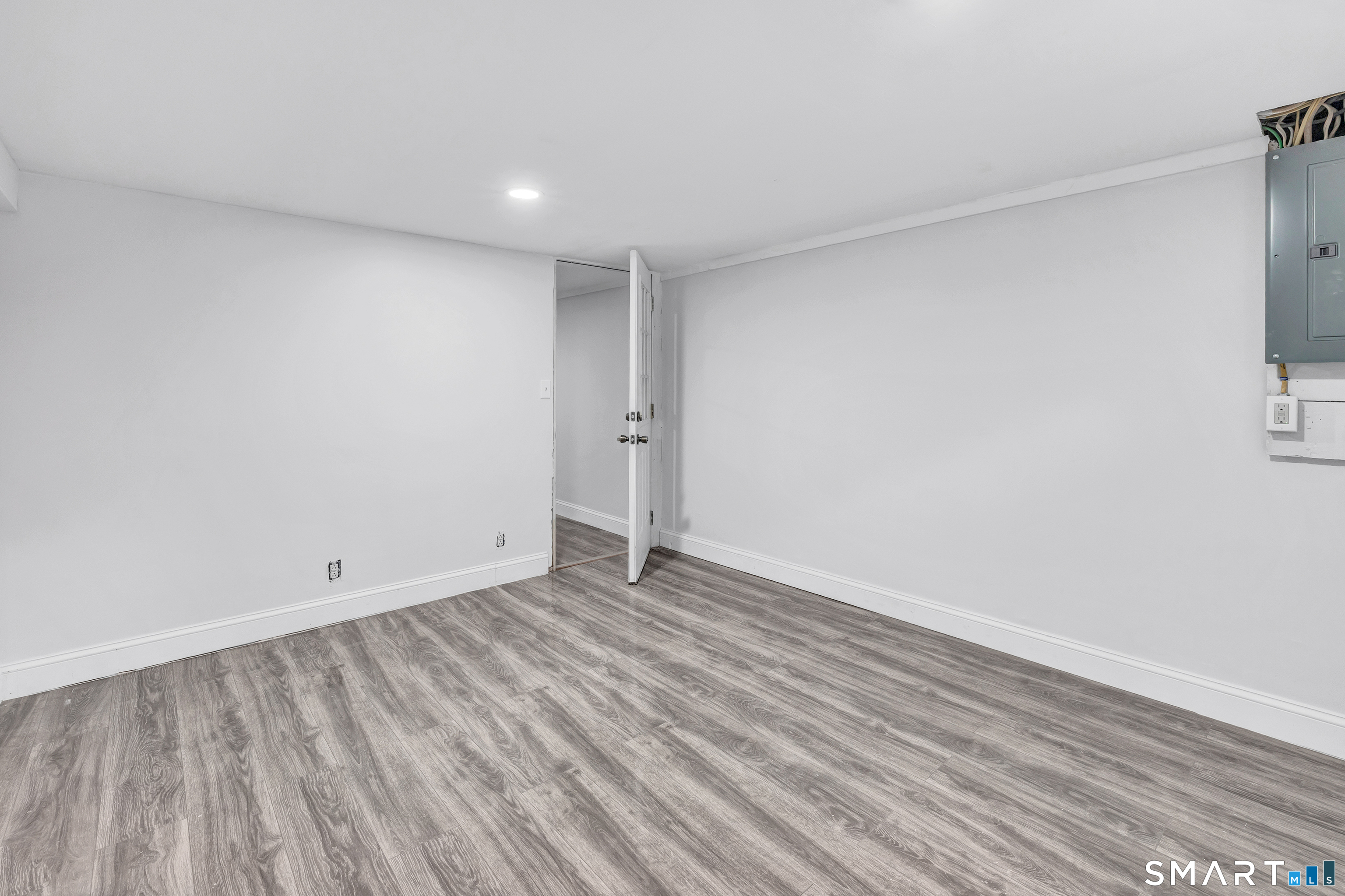 8 River Road East Haven CT 06512