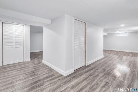 8 River Road East Haven CT 06512