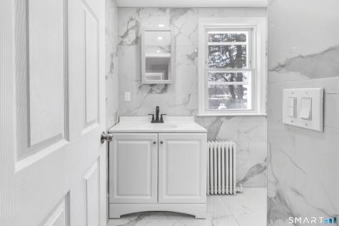 8 River Road East Haven CT 06512