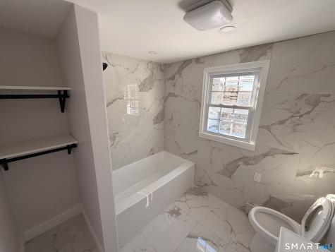 8 River Road East Haven CT 06512