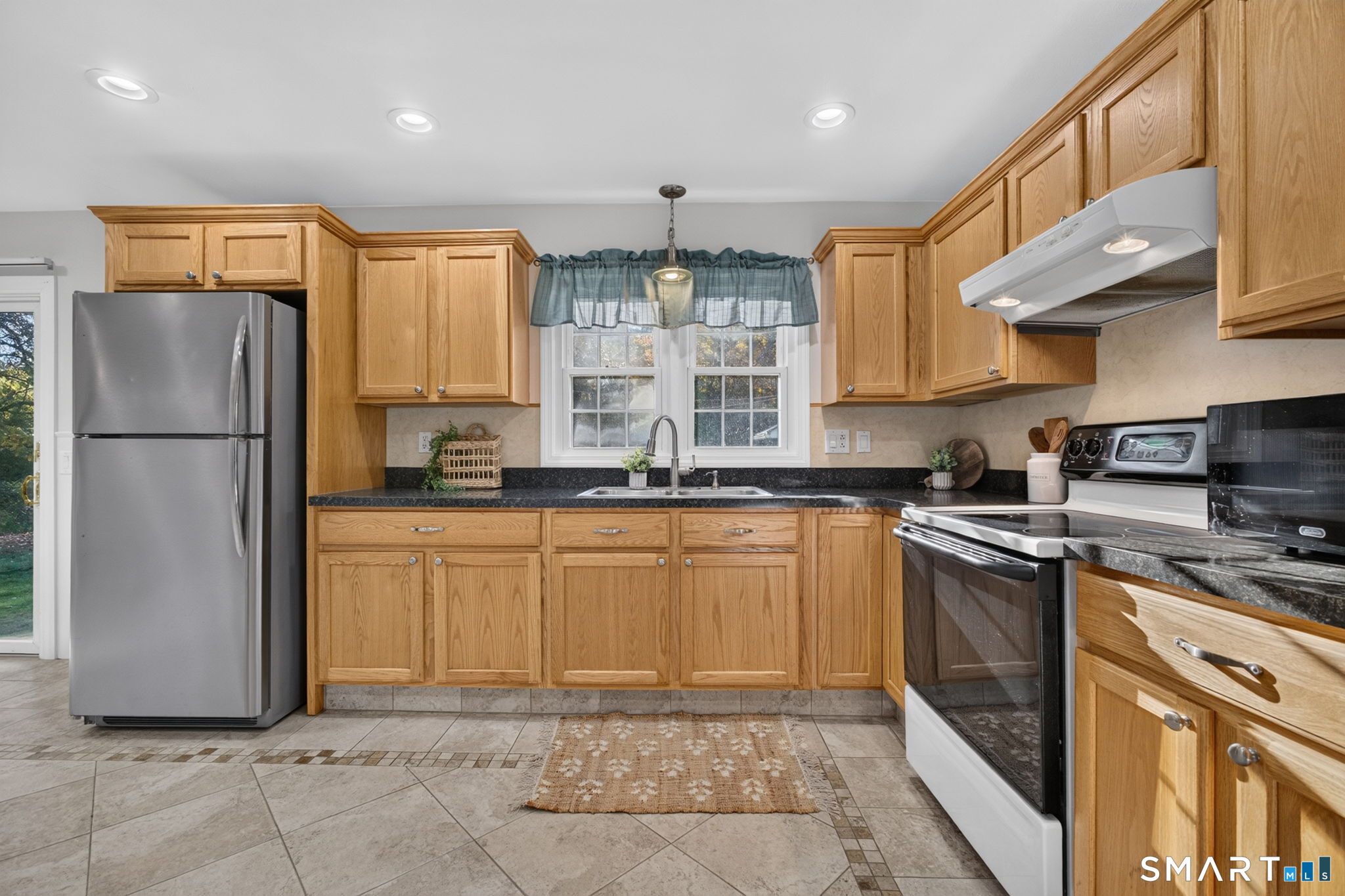 779 Middletown Avenue North Haven CT 06473