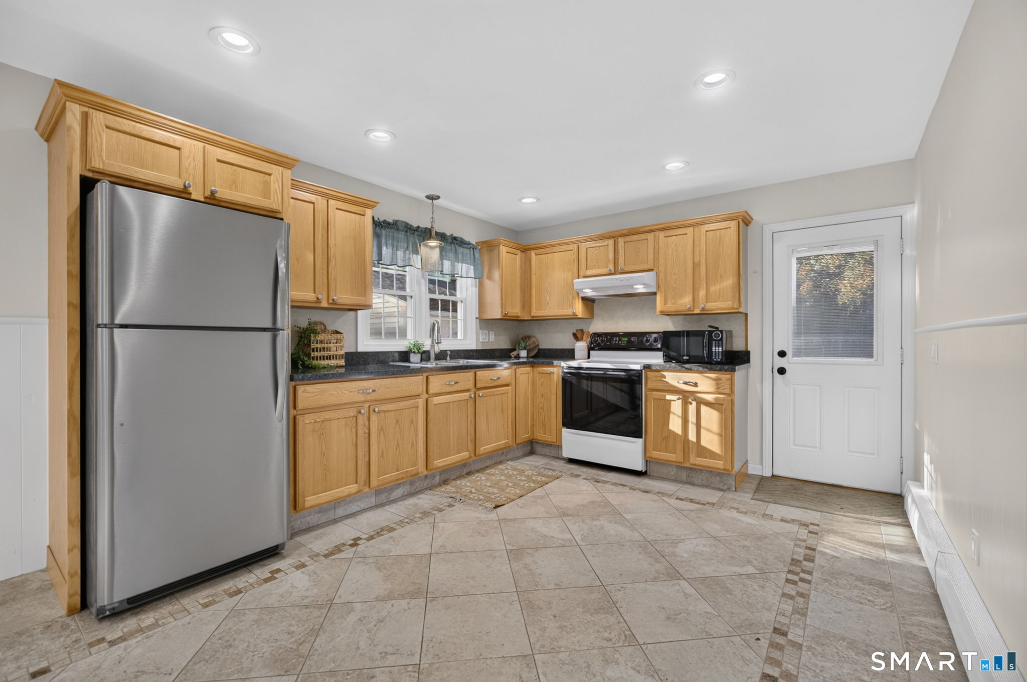 779 Middletown Avenue North Haven CT 06473