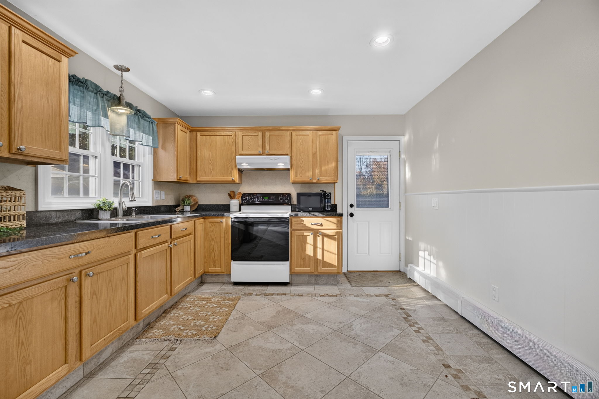 779 Middletown Avenue North Haven CT 06473