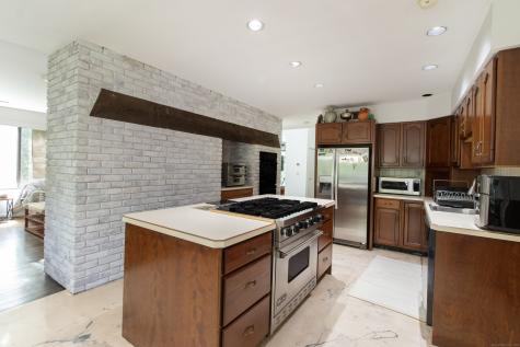 22 Ledgewood Road Redding CT 06896