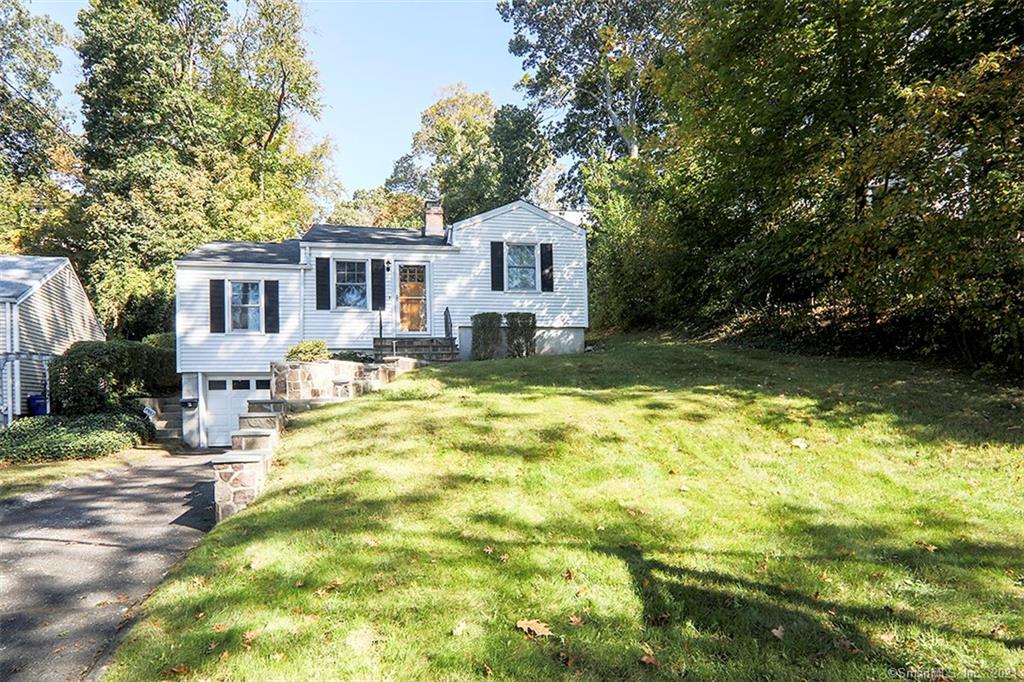 12 Buttonball Trail Norwalk CT 06851