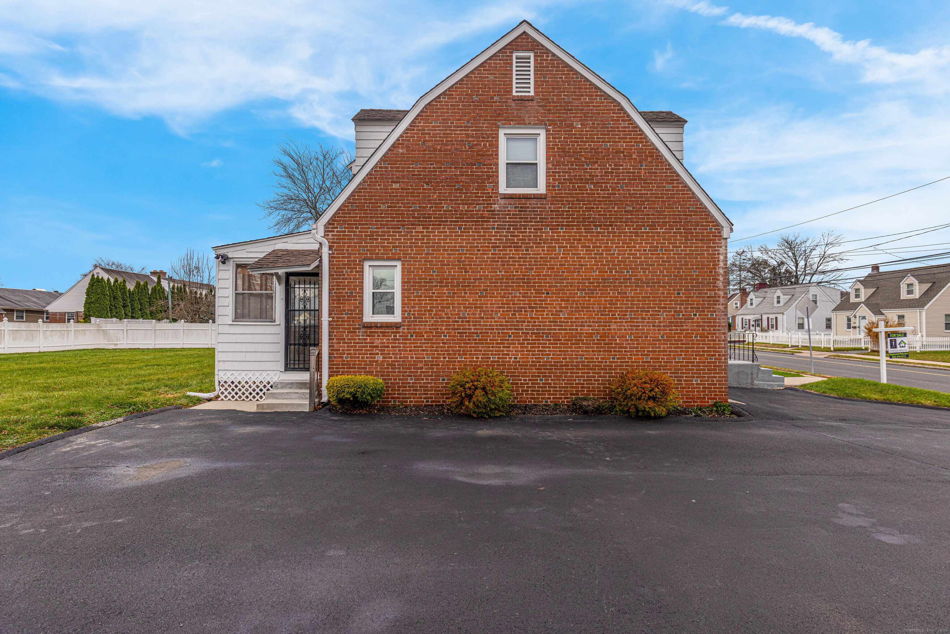 281 Brown Street Hartford CT 06114