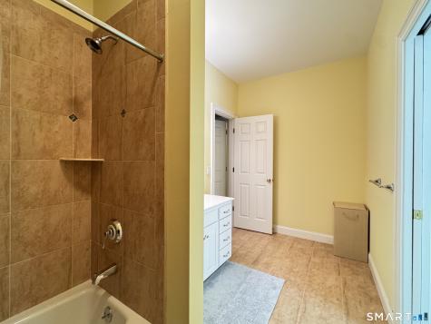 16 Brownstone Turn Simsbury CT 06089