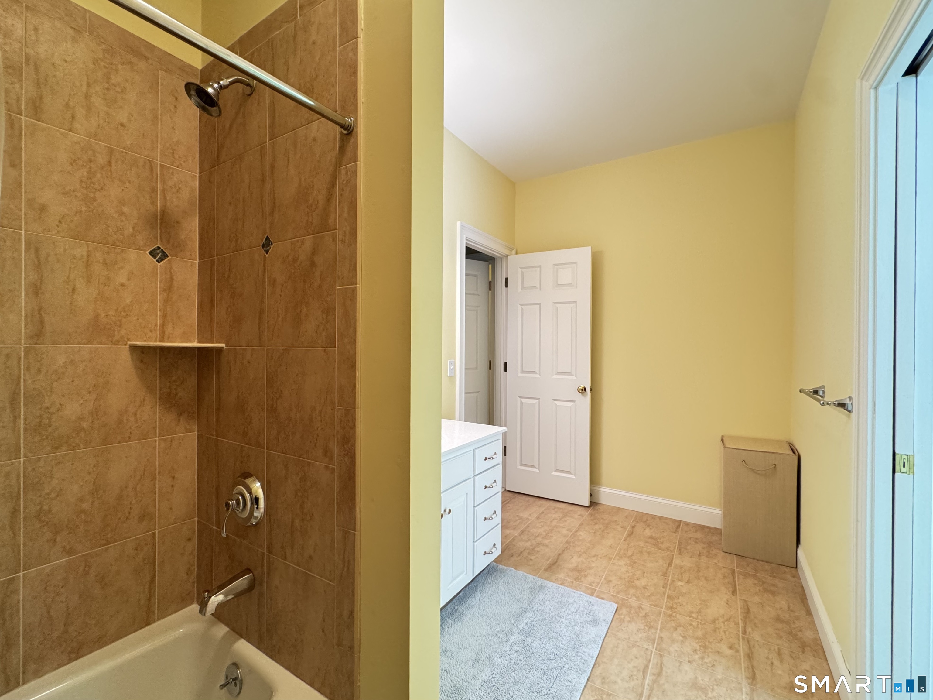 16 Brownstone Turn Simsbury CT 06089
