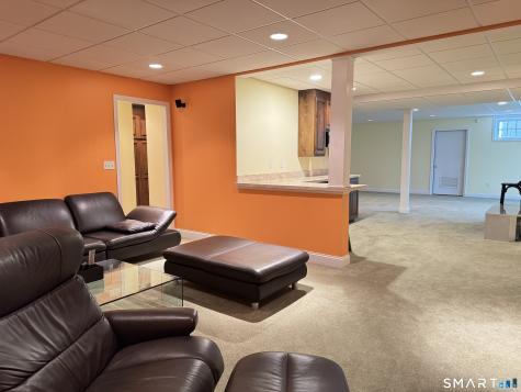 16 Brownstone Turn Simsbury CT 06089