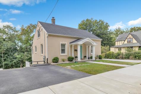 226 Hawthorne Avenue Derby CT 06418