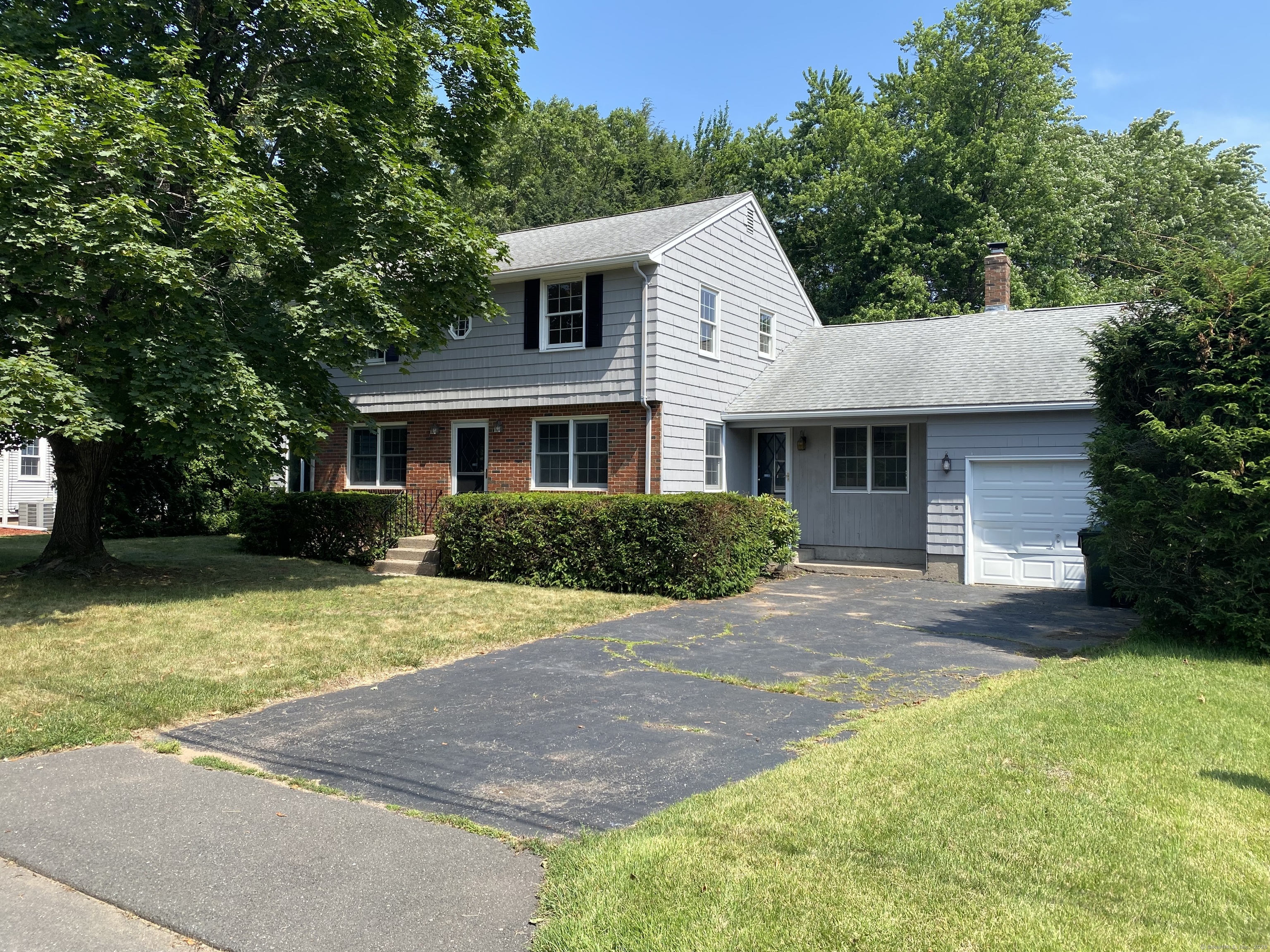 18 Depietro Drive East Hartford CT 06118