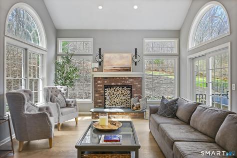6 Shepards Way New Fairfield CT 06812