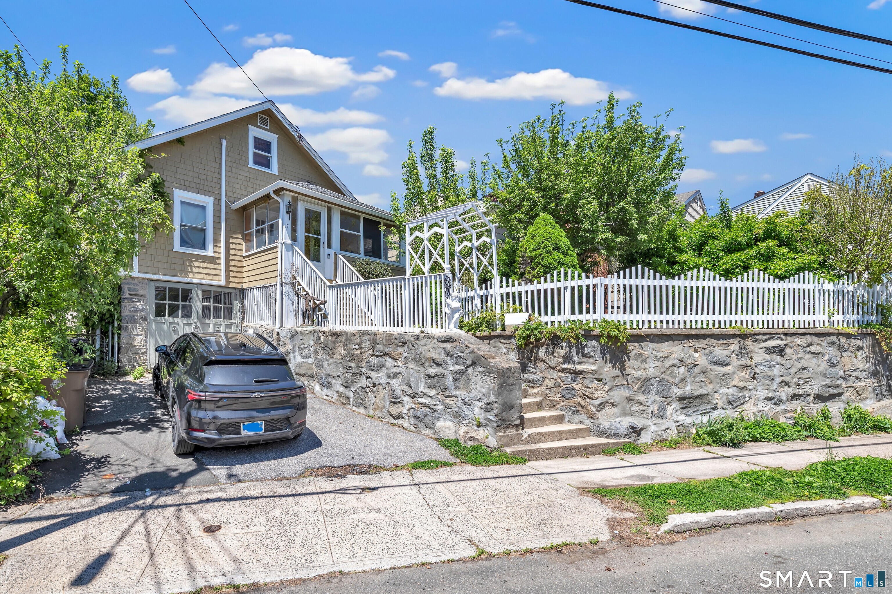 17 Reynolds Avenue Stamford CT 06905