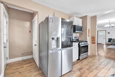 17 Reynolds Avenue Stamford CT 06905