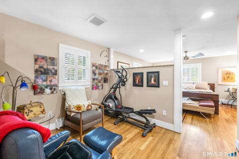 1085 Ocean Avenue New London CT 06320