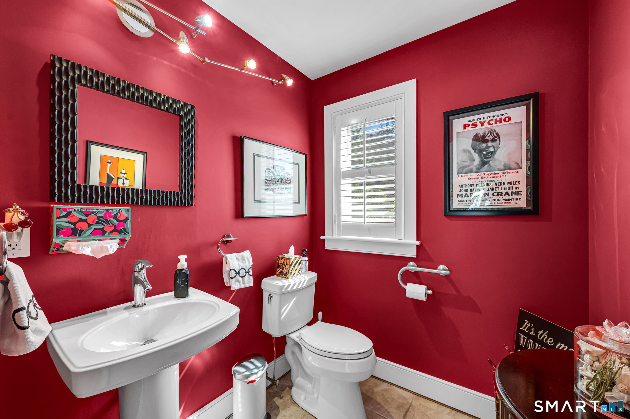 1085 Ocean Avenue New London CT 06320