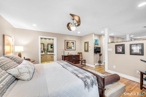 1085 Ocean Avenue New London CT 06320