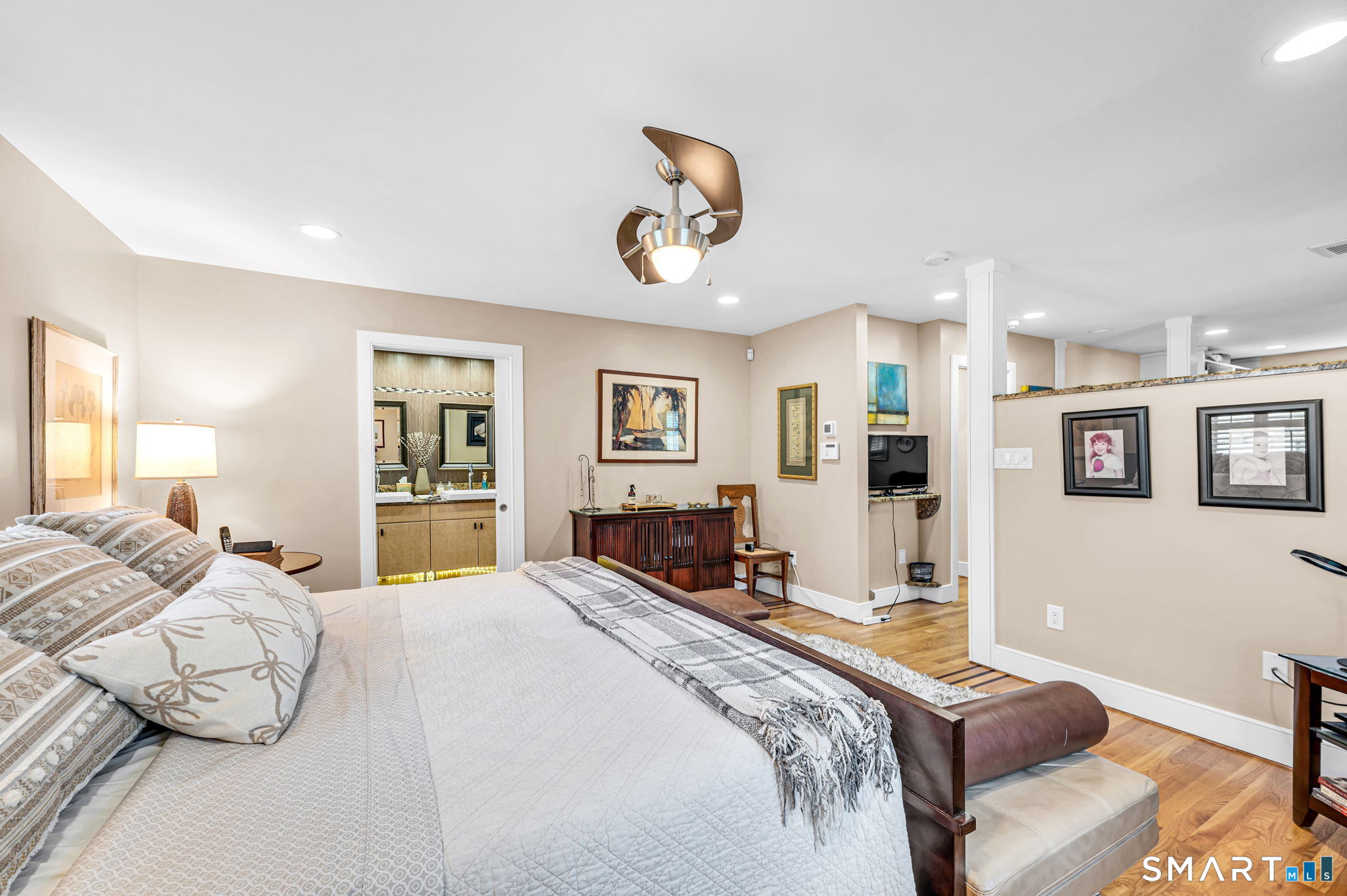 1085 Ocean Avenue New London CT 06320