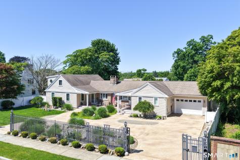 1085 Ocean Avenue New London CT 06320