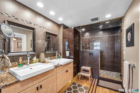 1085 Ocean Avenue New London CT 06320