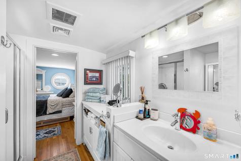 1085 Ocean Avenue New London CT 06320