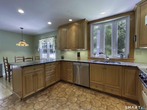 38 Grey Fox Trail Woodbury CT 06798
