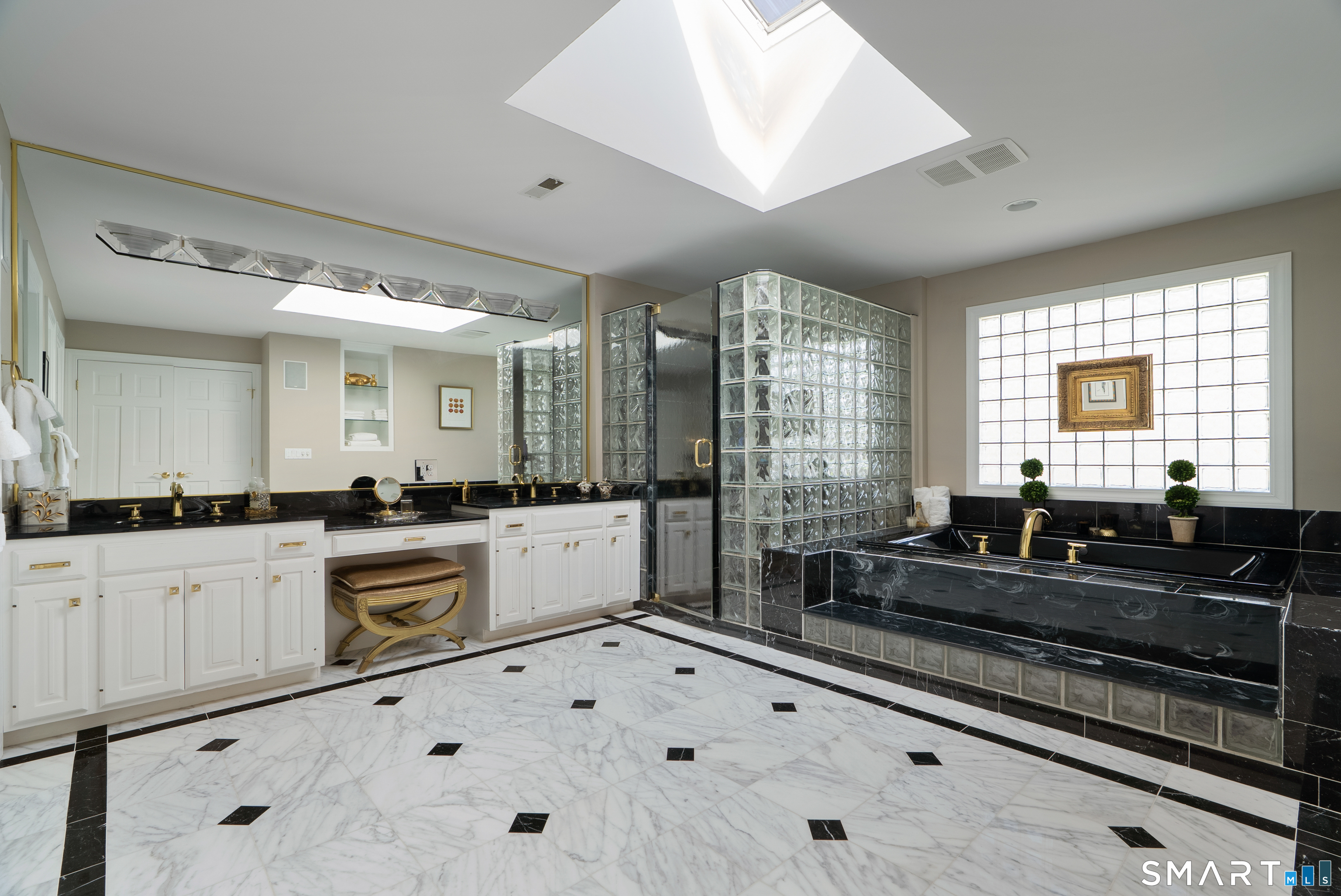 57 Thistledown Suffield CT 06078