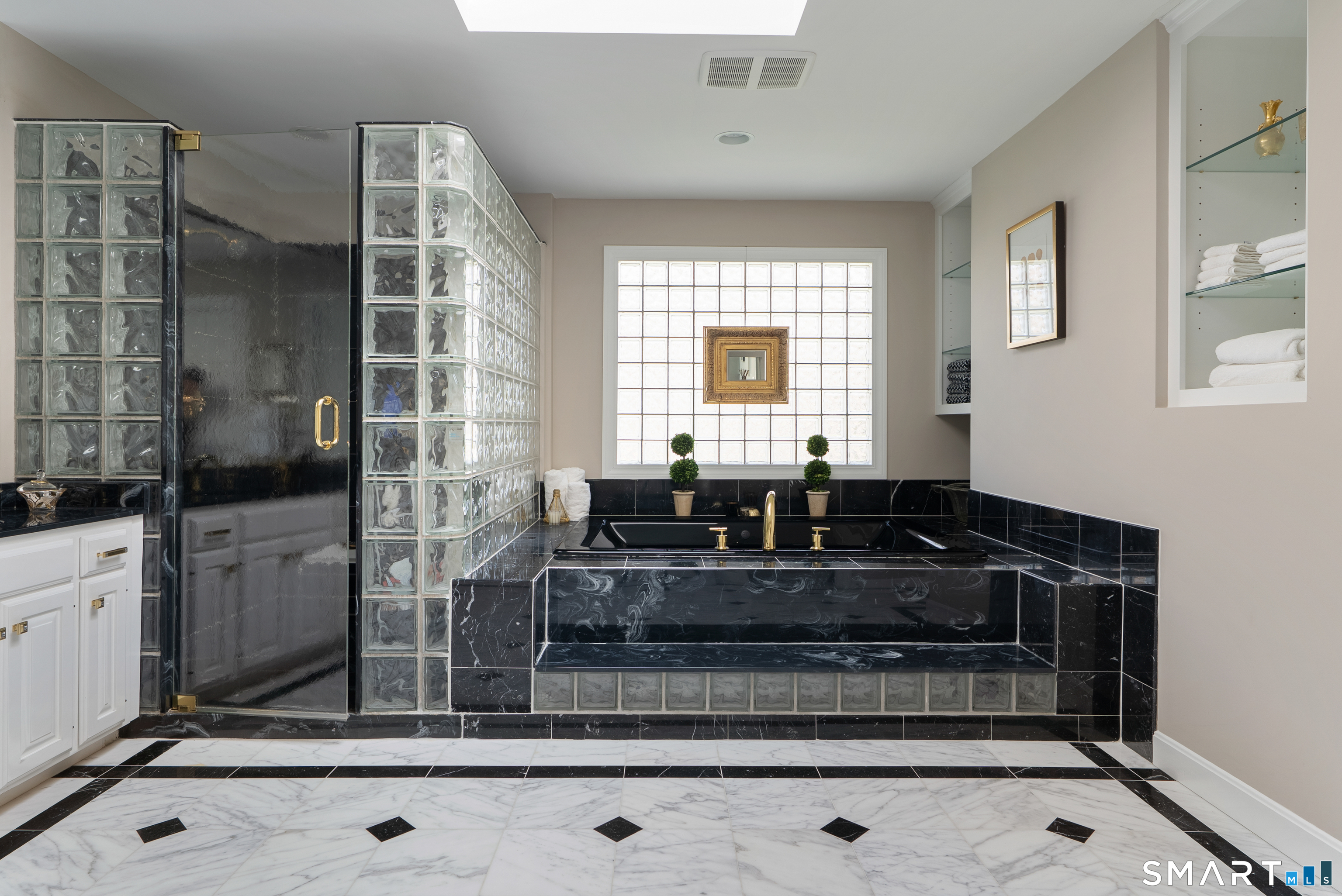 57 Thistledown Suffield CT 06078