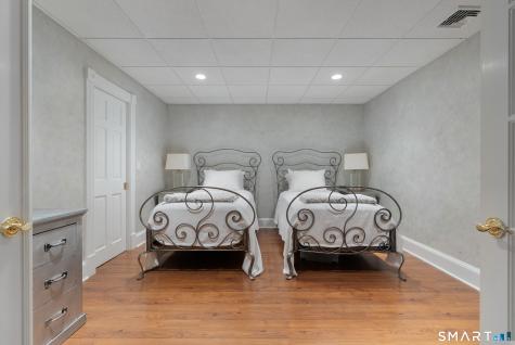 57 Thistledown Suffield CT 06078