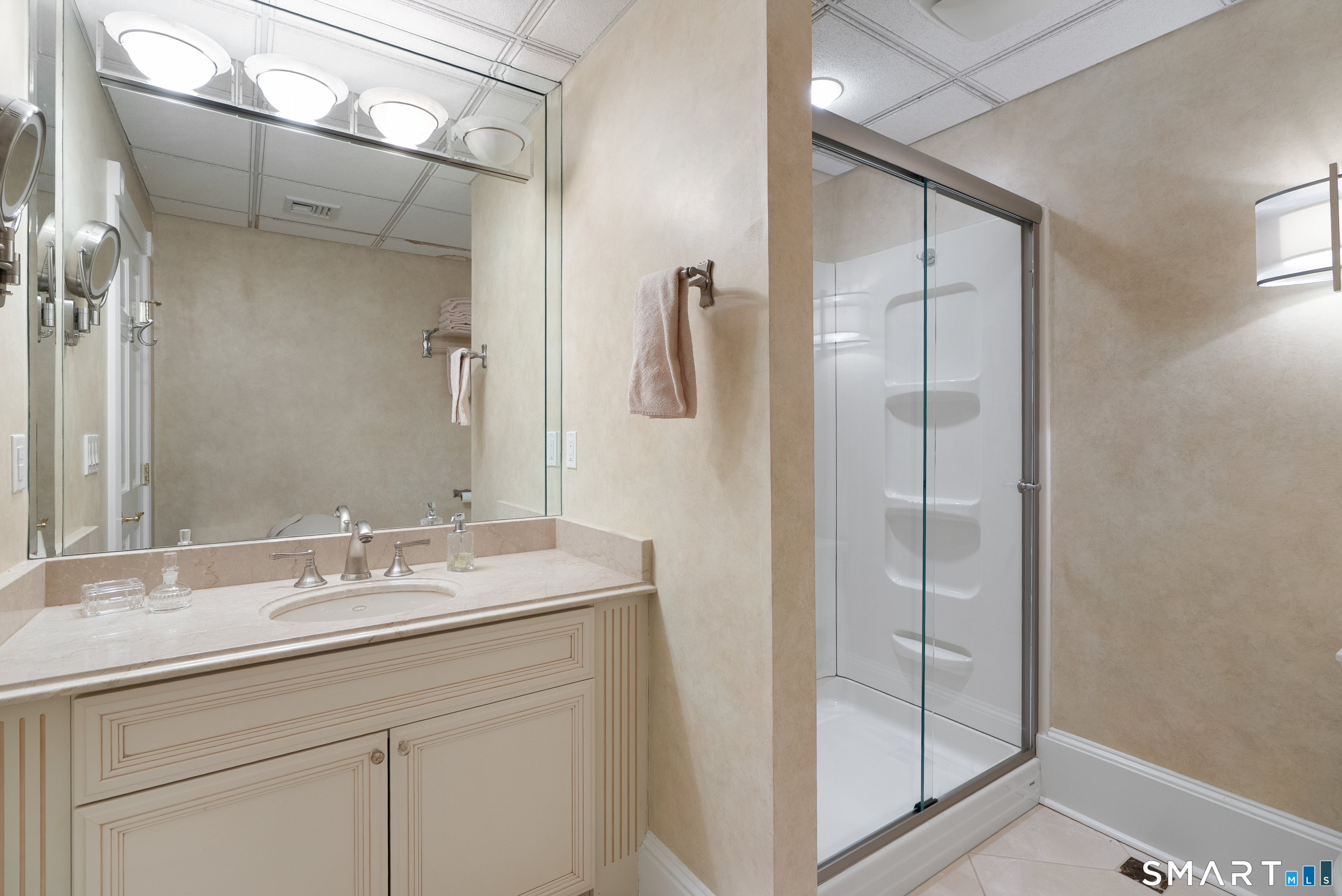 57 Thistledown Suffield CT 06078