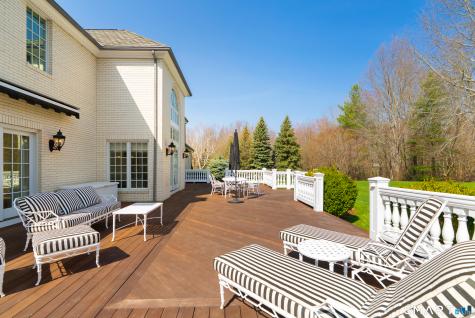 57 Thistledown Suffield CT 06078