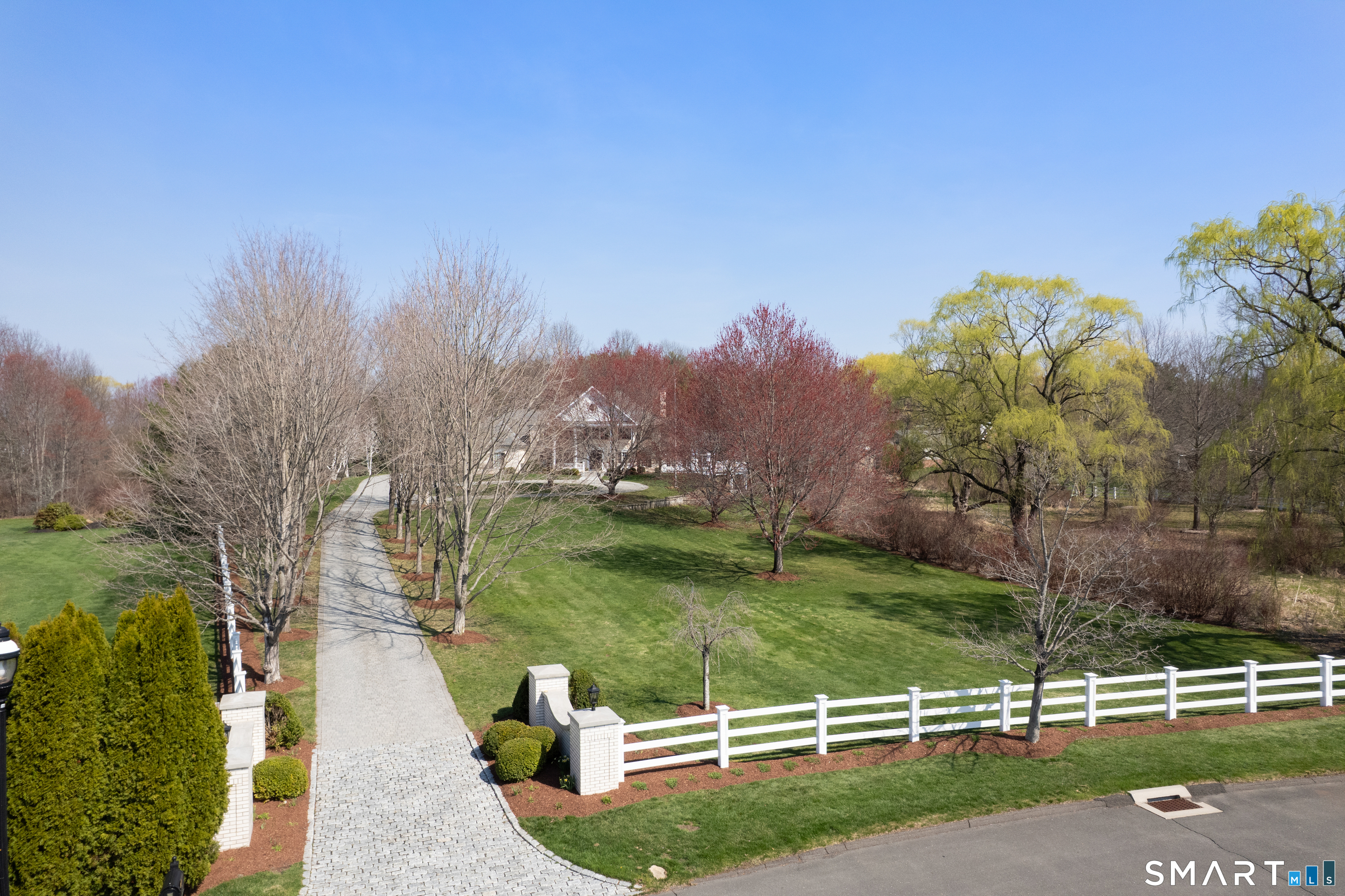 57 Thistledown Suffield CT 06078