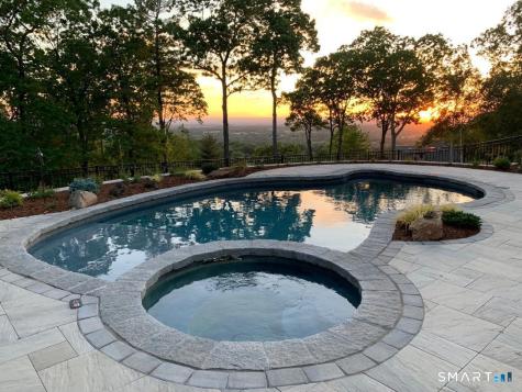 6 Setting Sun Trail Ellington CT 06029