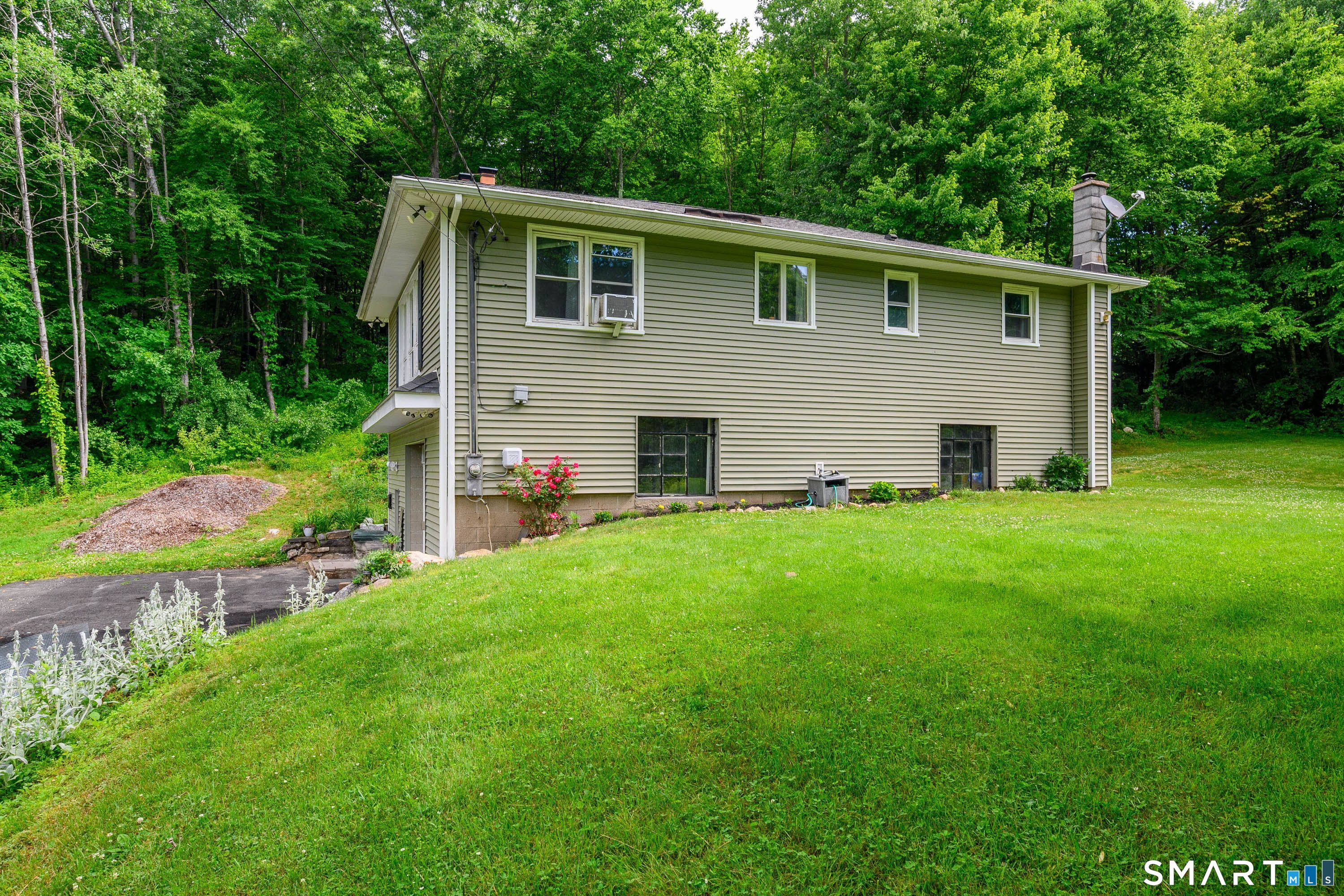 11 Hammond Road New Fairfield CT 06812