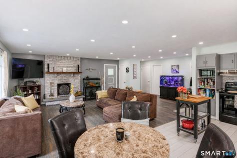 11 Hammond Road New Fairfield CT 06812