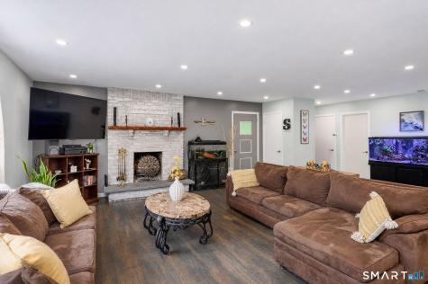11 Hammond Road New Fairfield CT 06812