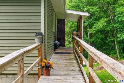 11 Hammond Road New Fairfield CT 06812