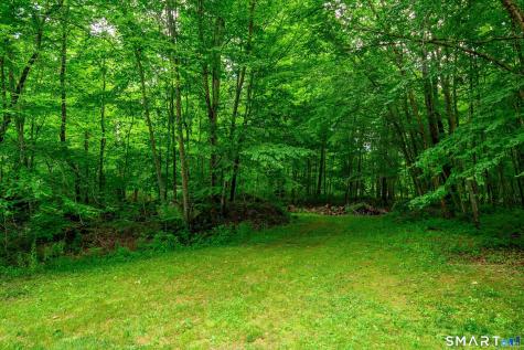 11 Hammond Road New Fairfield CT 06812