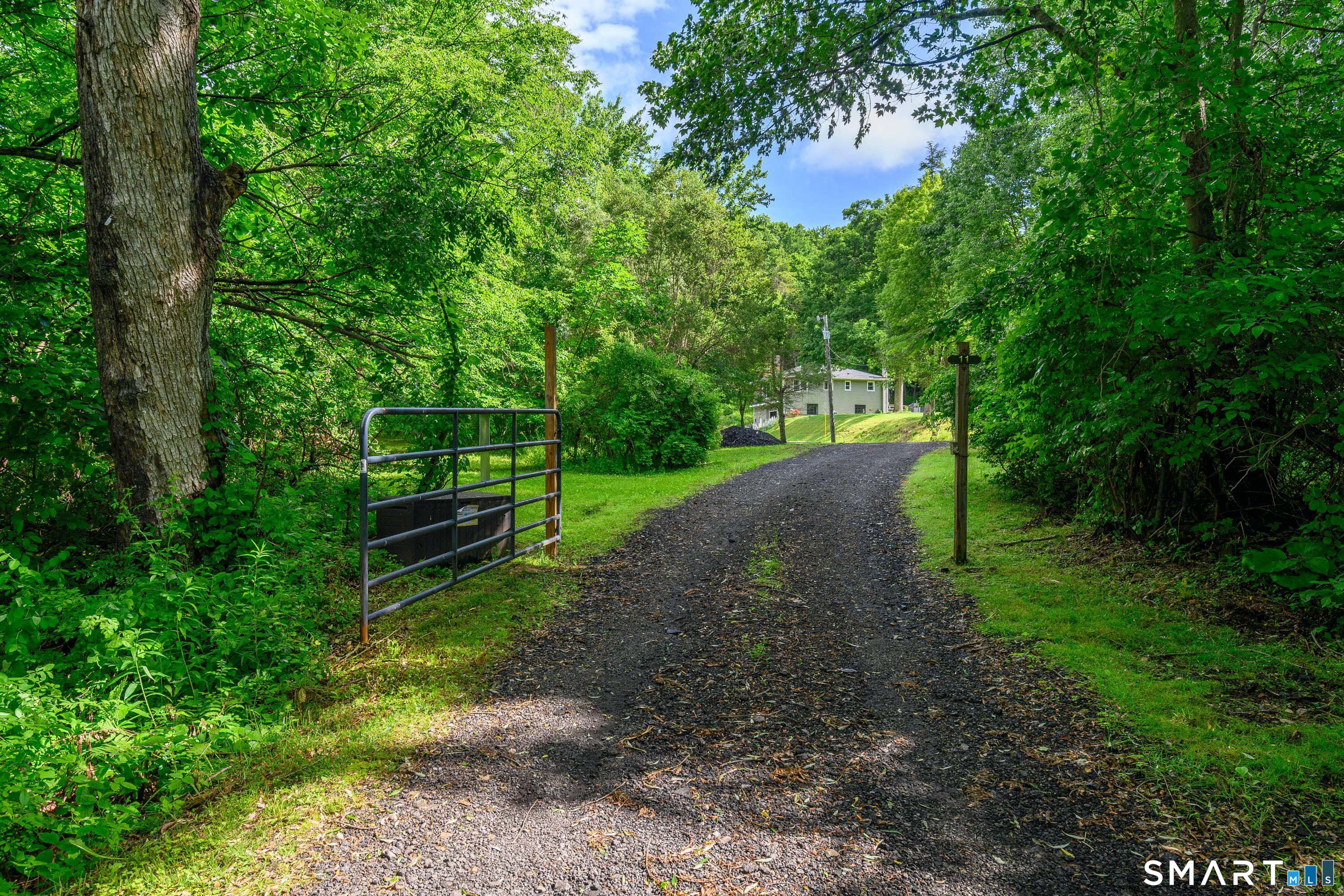 11 Hammond Road New Fairfield CT 06812