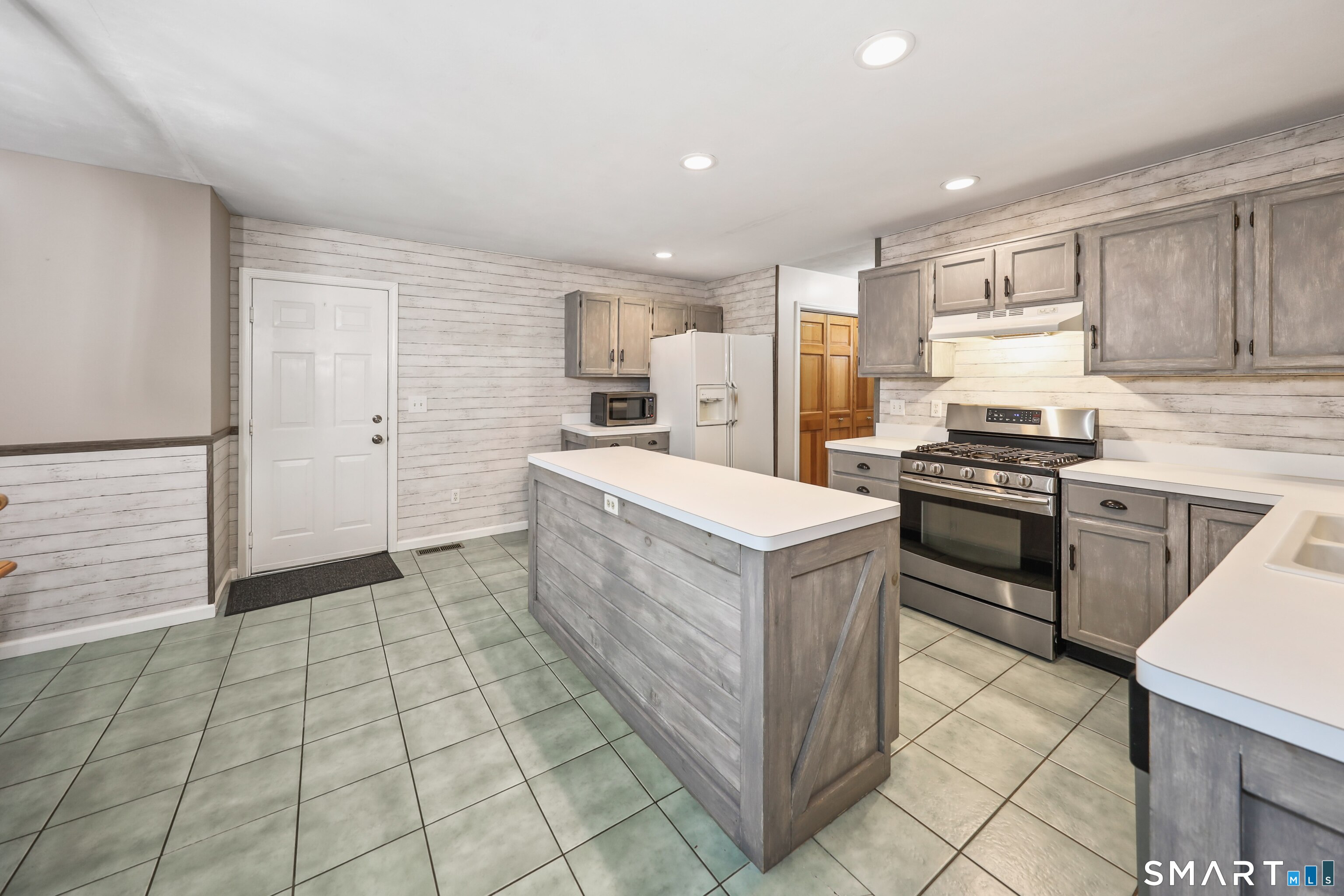 6 Plank Road Prospect CT 06712