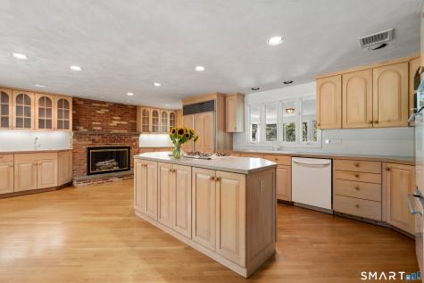 28 Uplands Drive West Hartford CT 06107