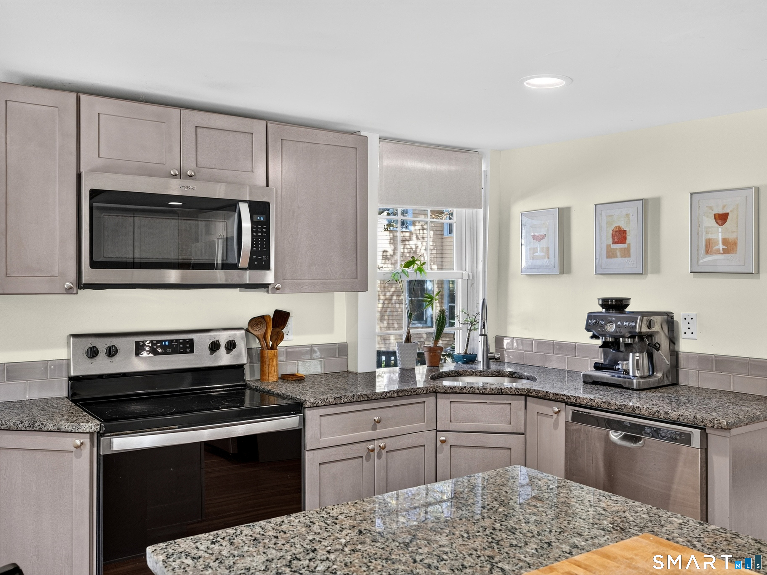 18 New London Road Groton CT 06355