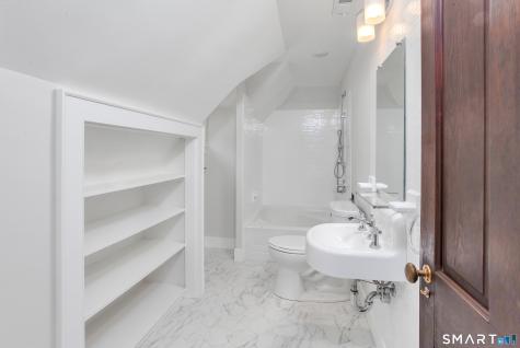 32 Wood Road Branford CT 06405