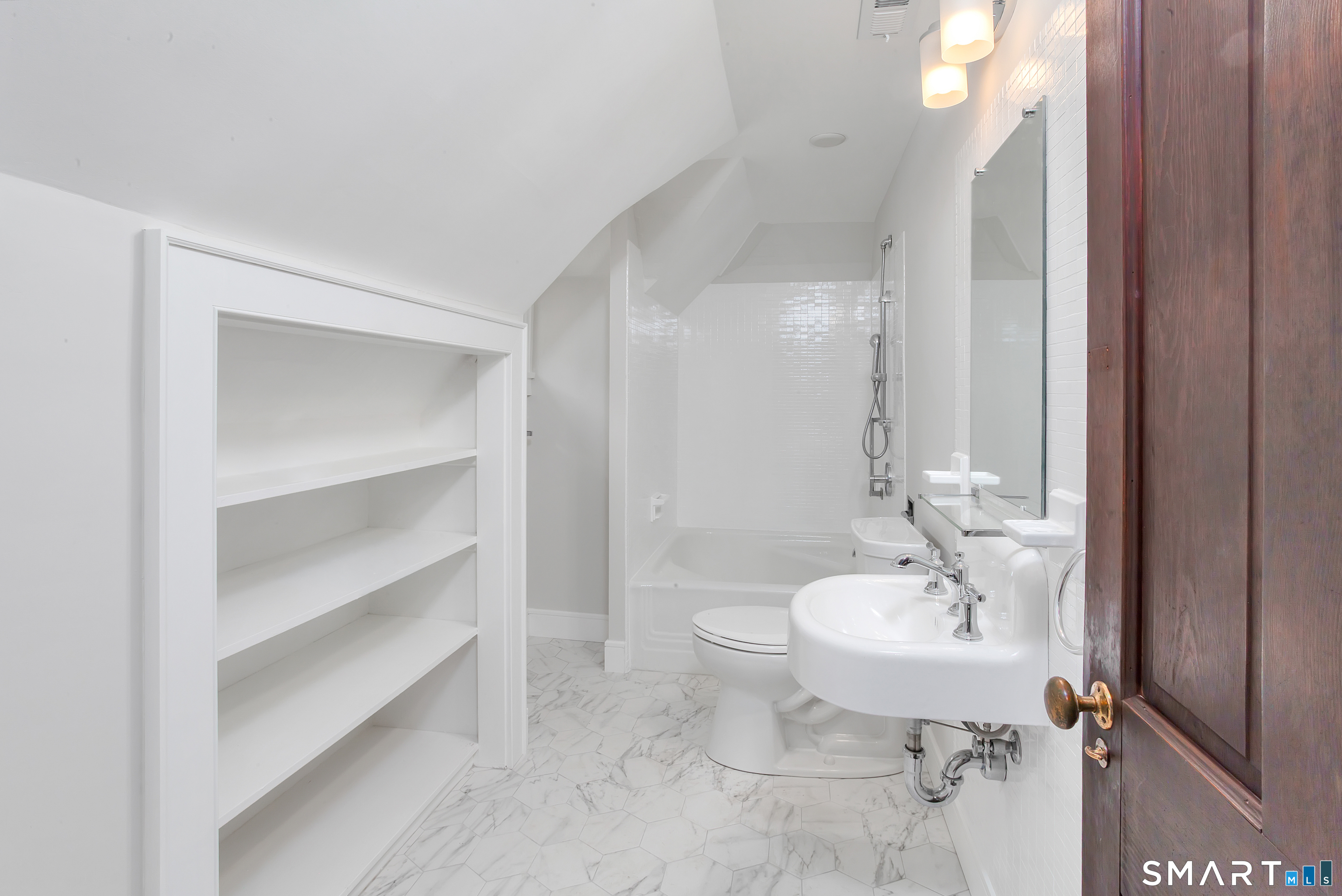 32 Wood Road Branford CT 06405