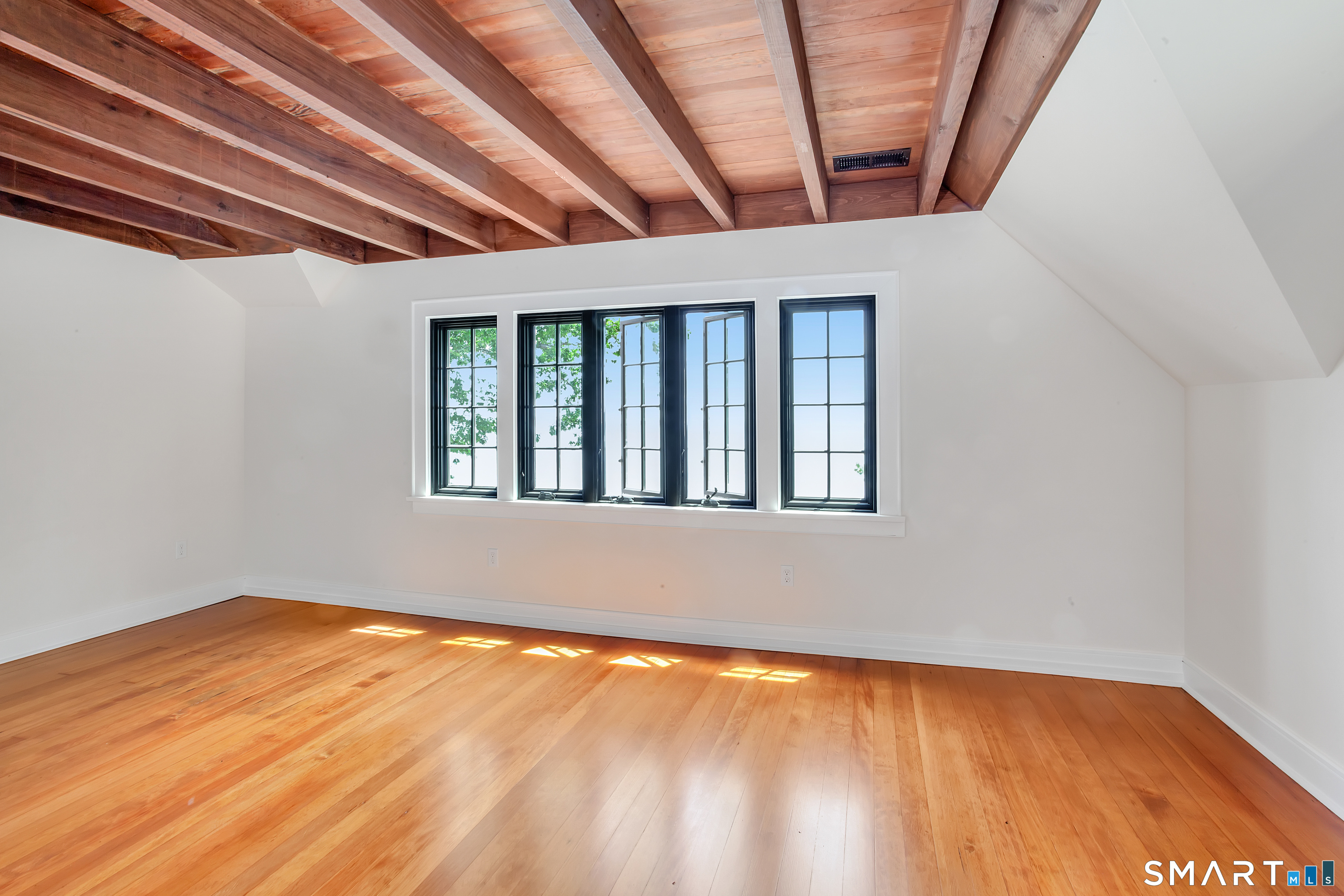 32 Wood Road Branford CT 06405