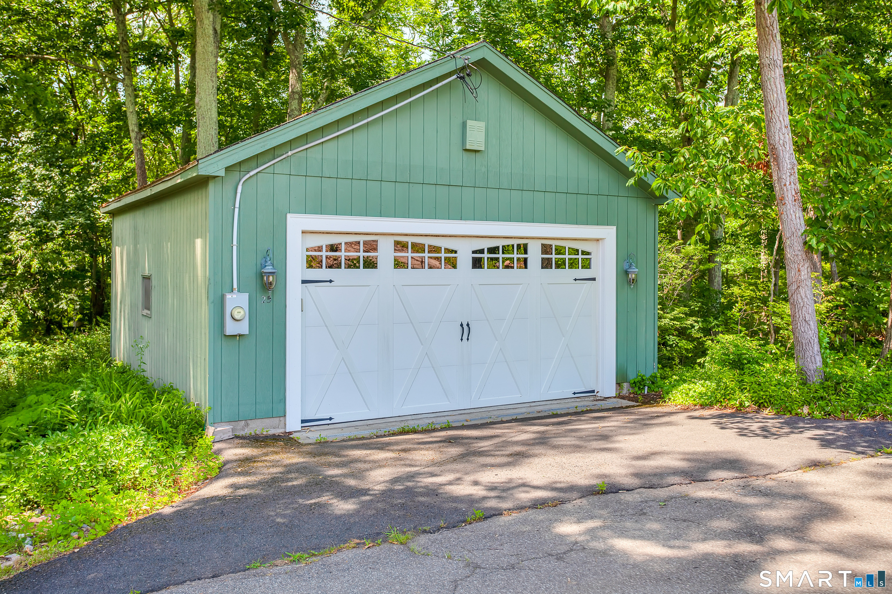 32 Wood Road Branford CT 06405
