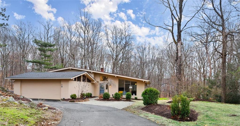 11 Woodland Drive Extension Redding CT 06896