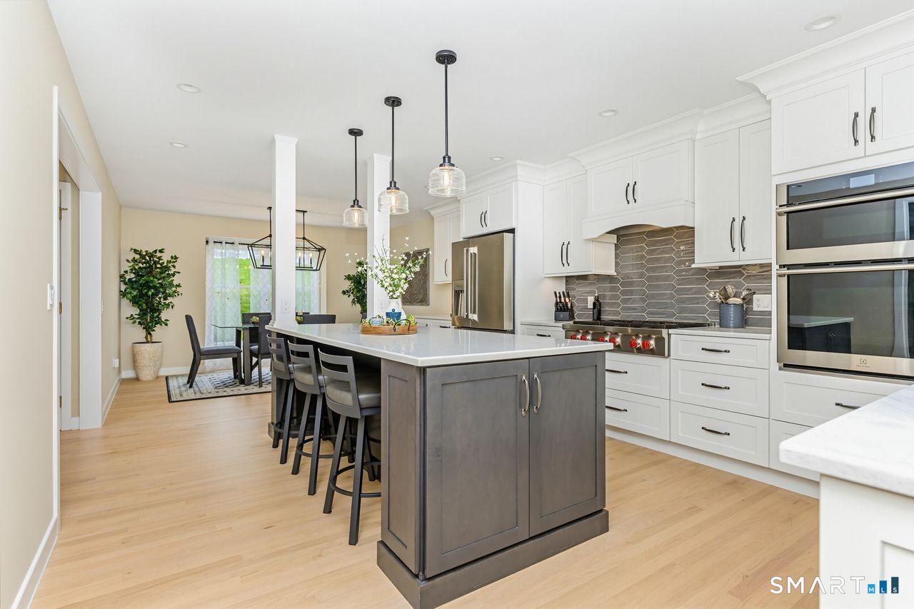 9 Brooks Lane Essex CT 06442